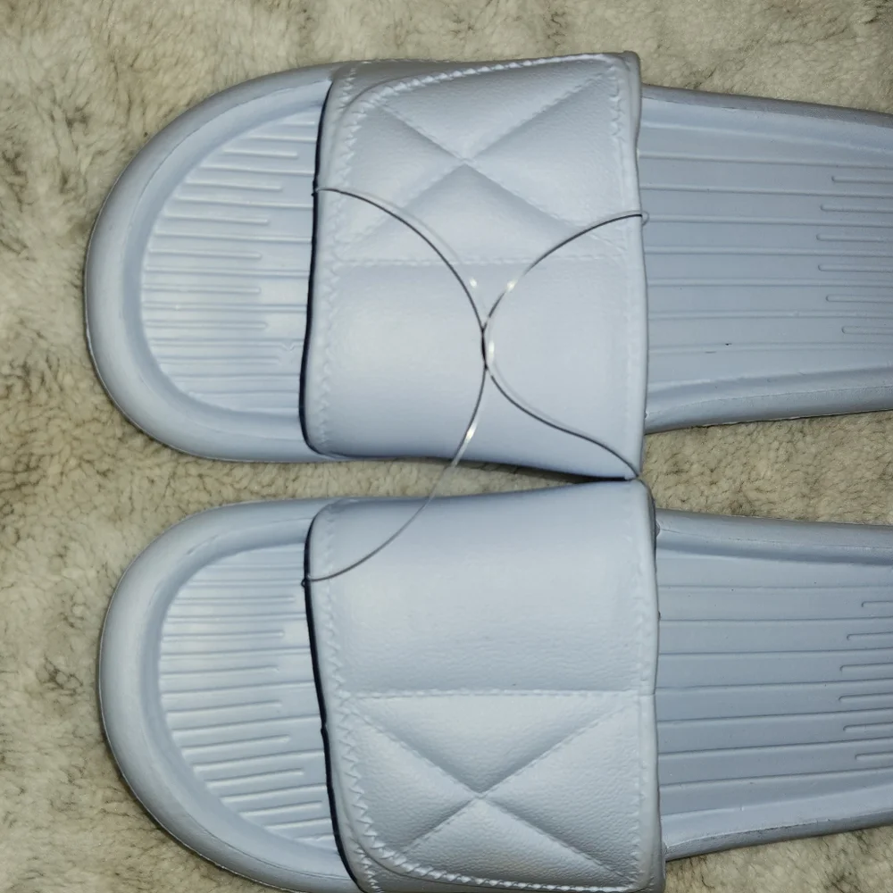 FINAL PRICE!! NWOT !! HOUSE SHOES !! 🌞 FINAL OFFER - Picture 5 of 6